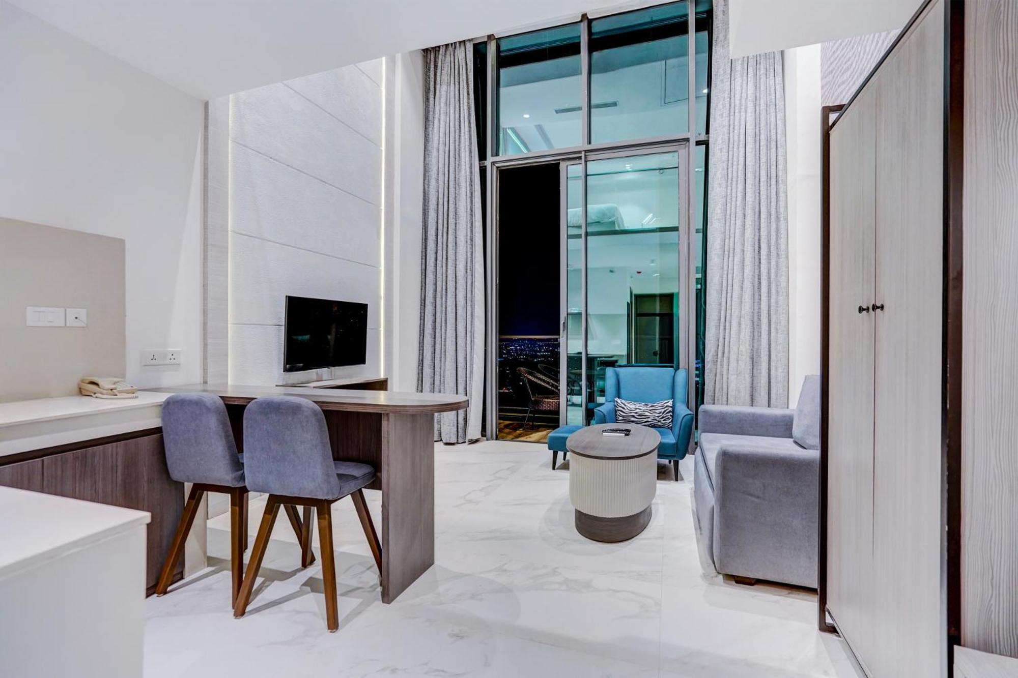 Sunday Hotels And Residences Gurgaon Exterior photo