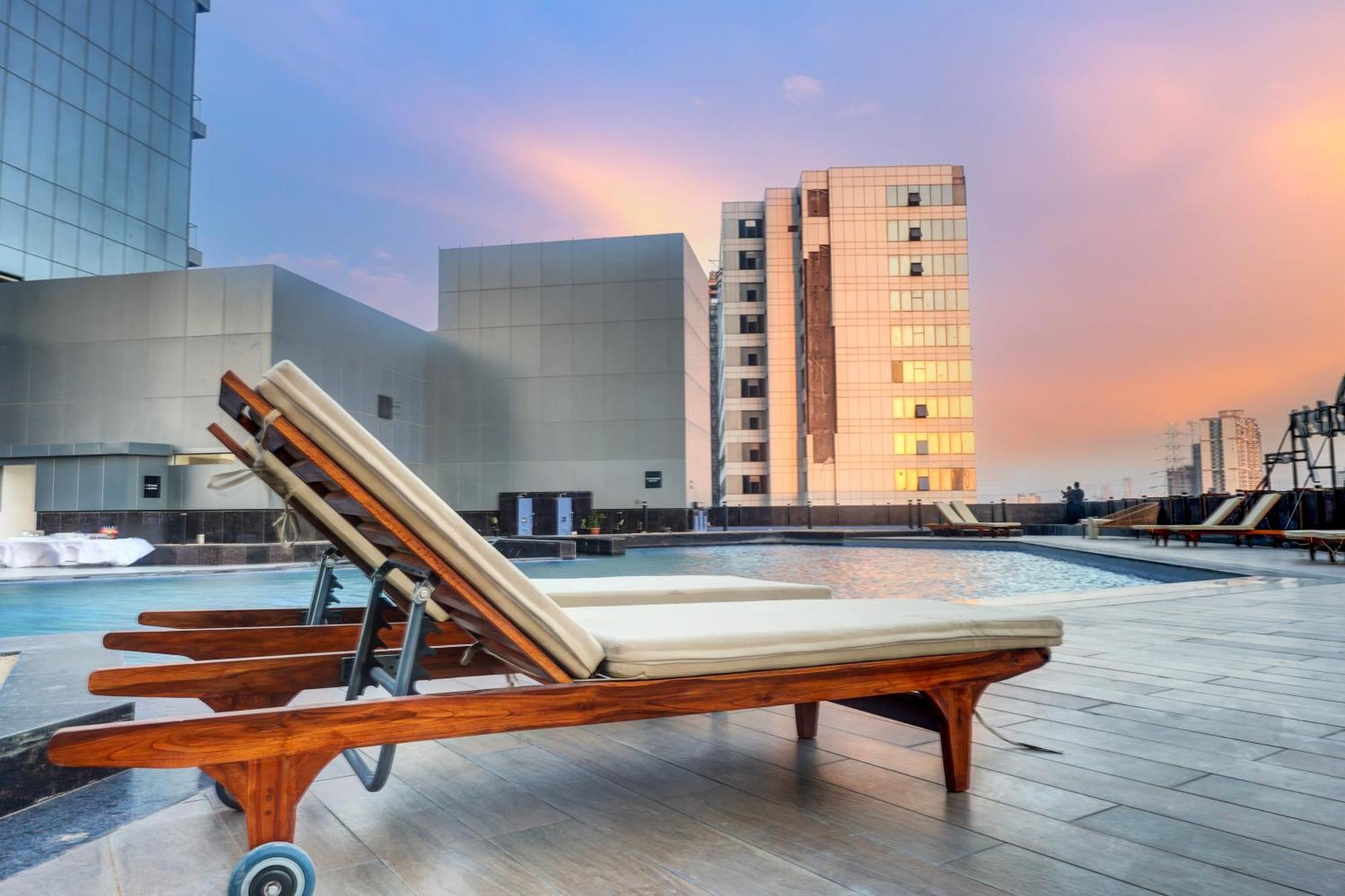Sunday Hotels And Residences Gurgaon Exterior photo