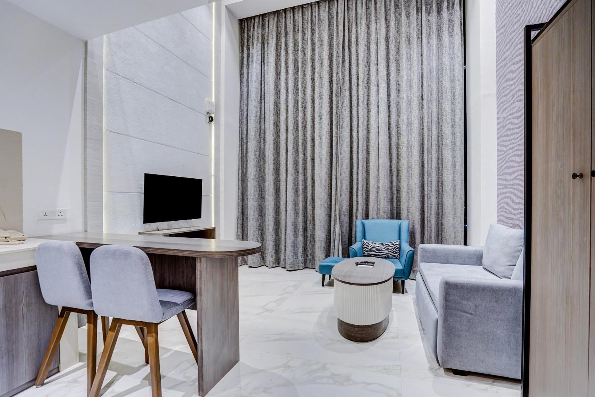 Sunday Hotels And Residences Gurgaon Exterior photo